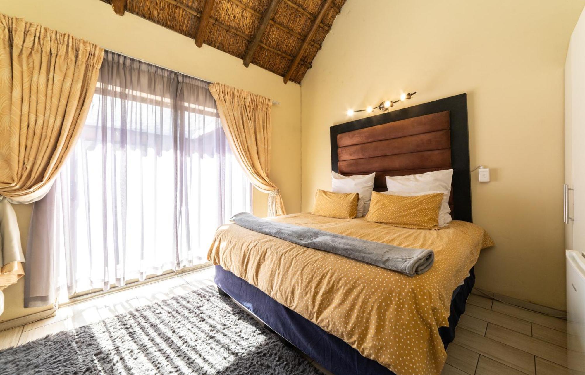 Thatch Haven Guesthouse Centurion Eksteriør billede