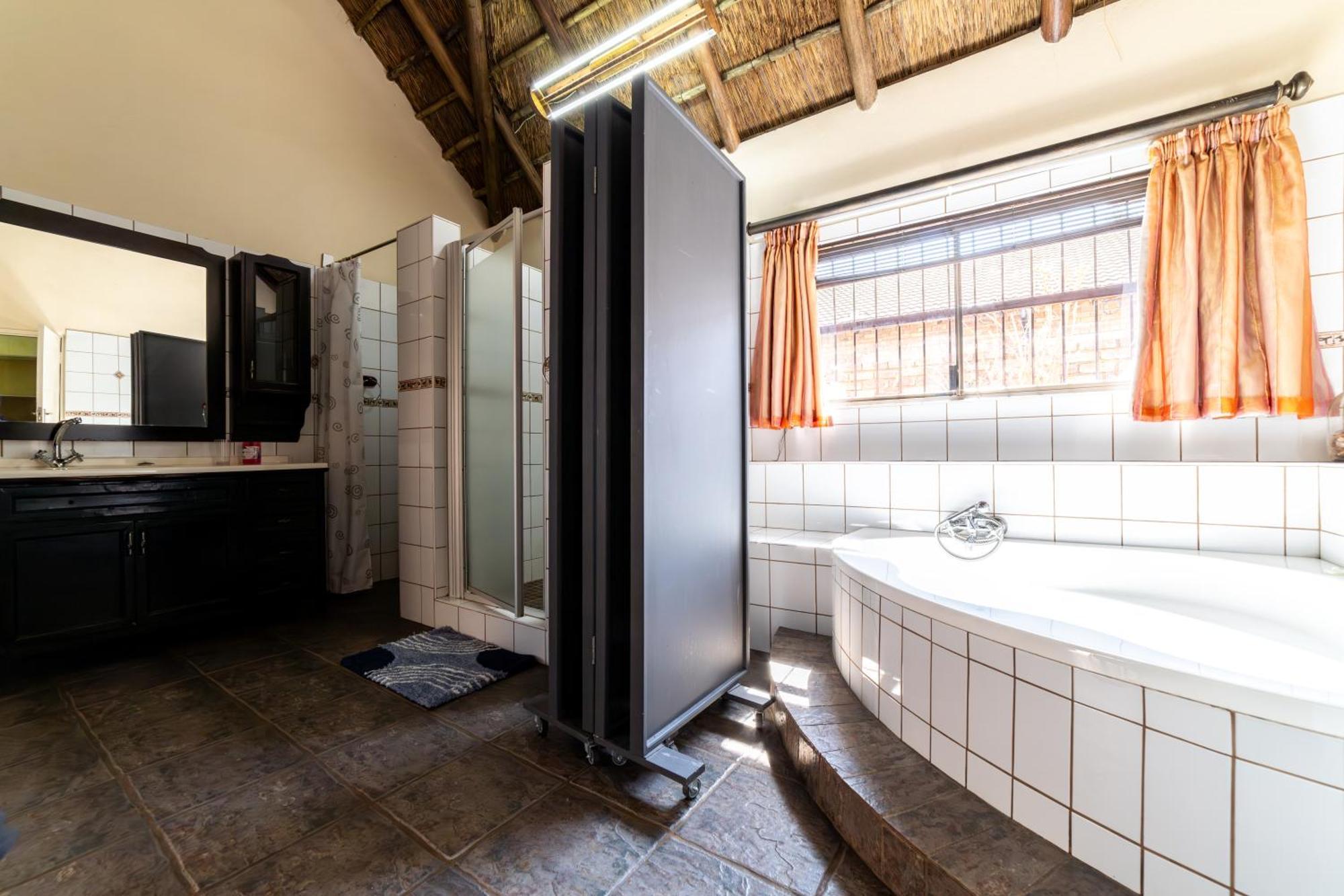 Thatch Haven Guesthouse Centurion Eksteriør billede