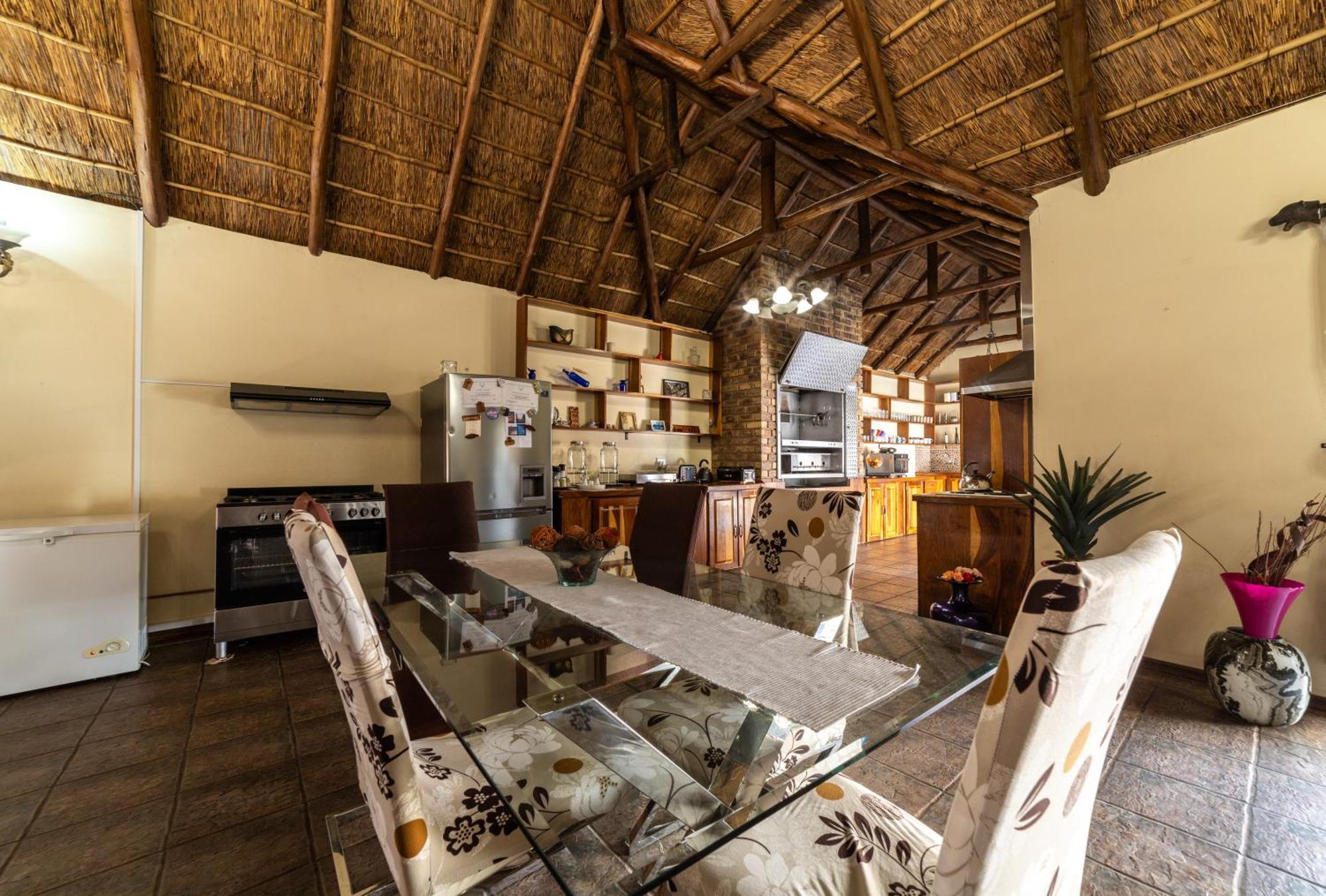 Thatch Haven Guesthouse Centurion Eksteriør billede