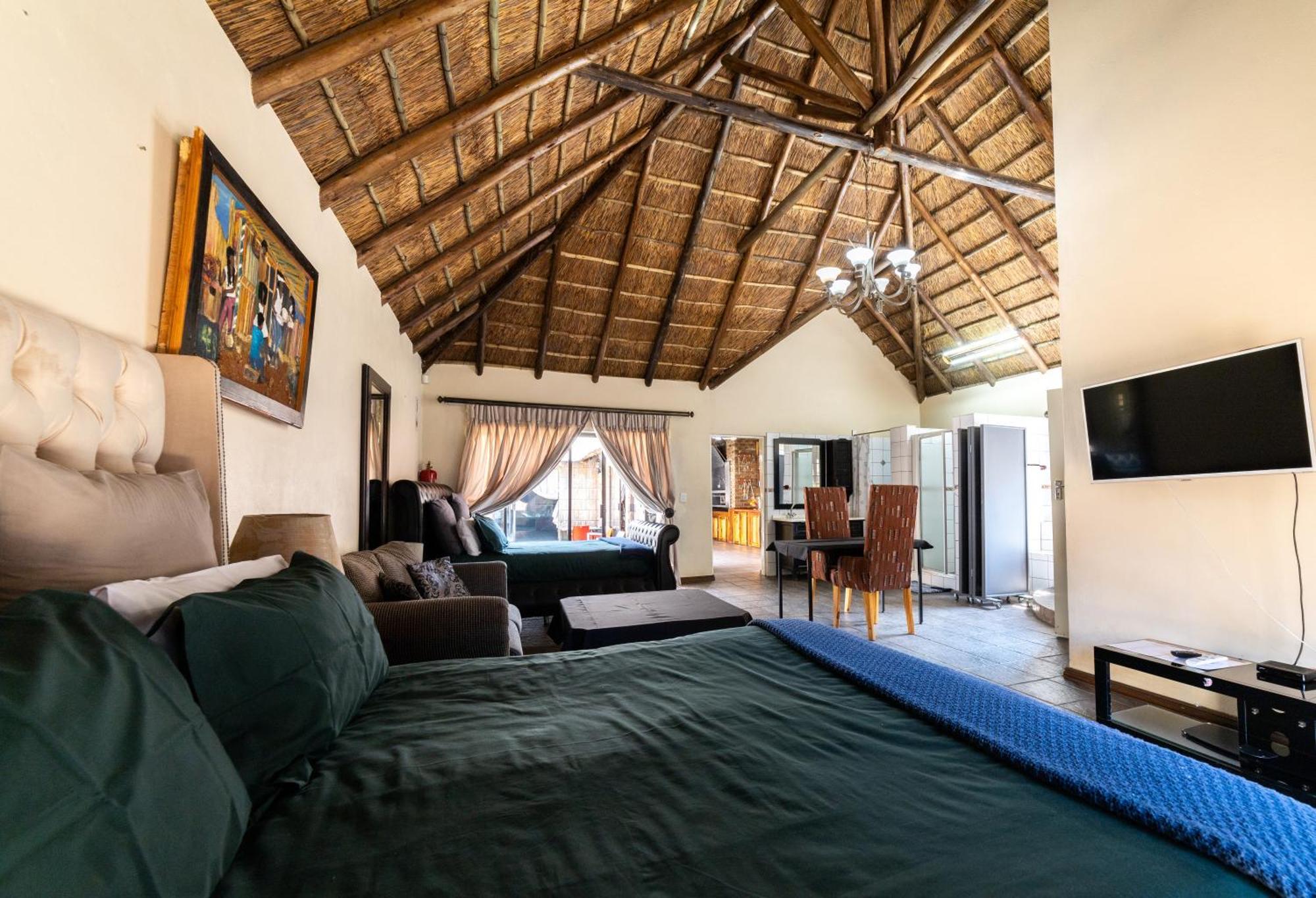 Thatch Haven Guesthouse Centurion Eksteriør billede