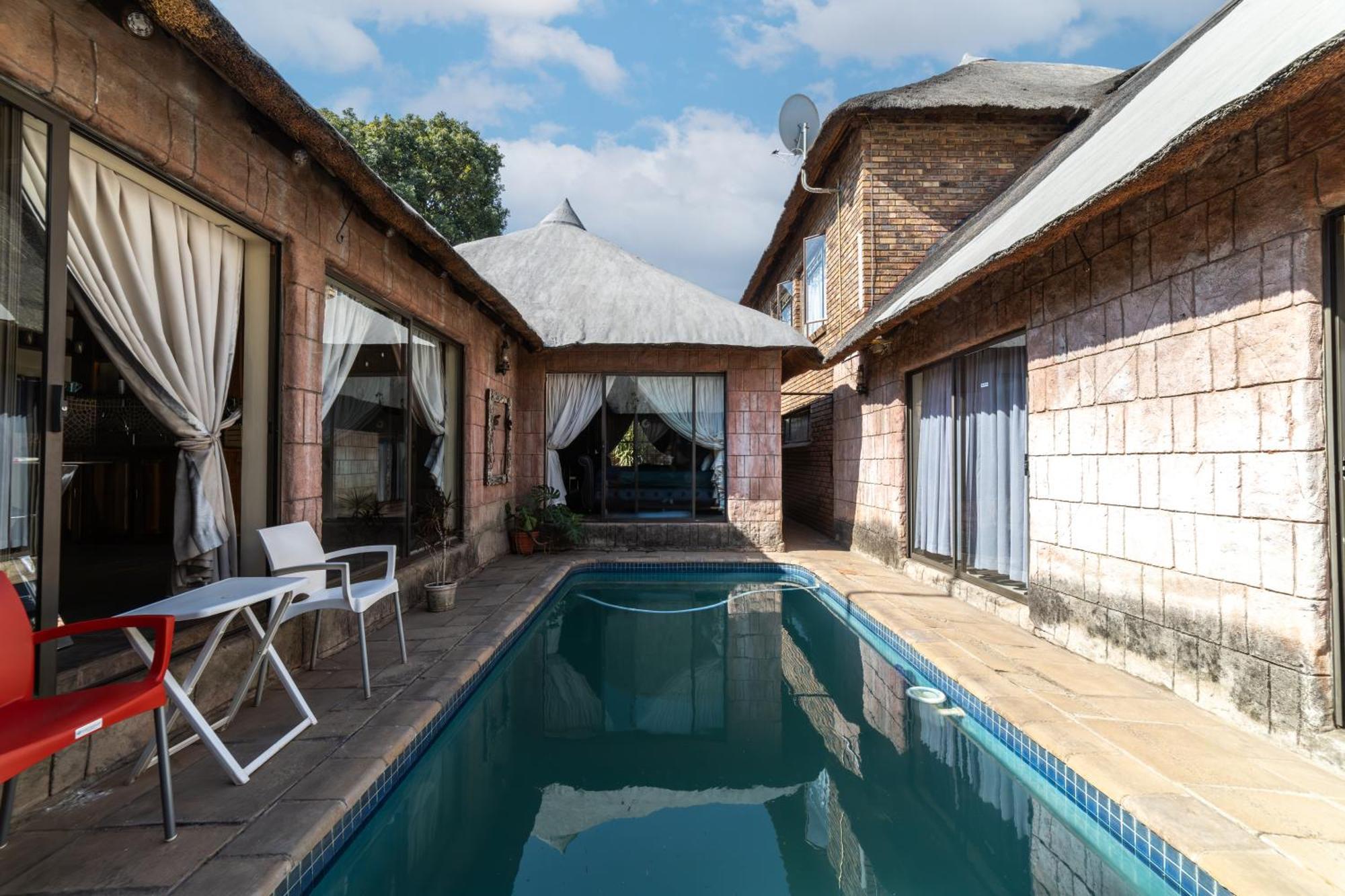 Thatch Haven Guesthouse Centurion Eksteriør billede