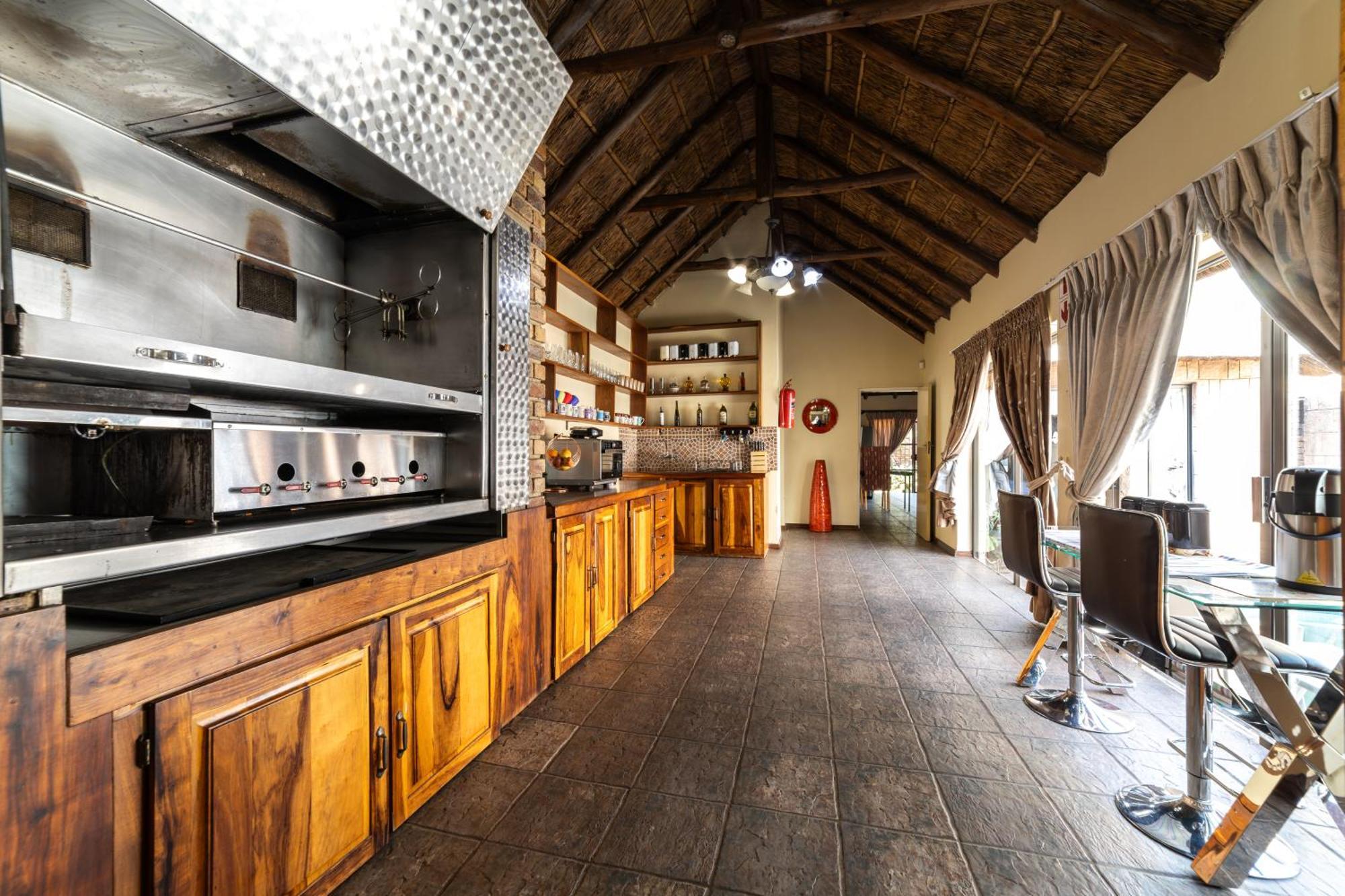 Thatch Haven Guesthouse Centurion Eksteriør billede